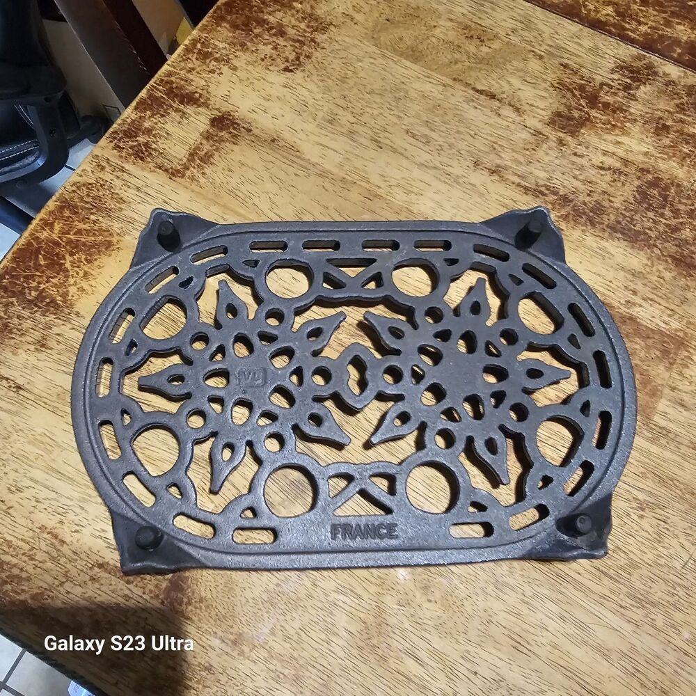 Le Creuset Trivet Warmer Pot Stand Cast Iron Enamel Candle Blue Oval France - Picture 7 of 9